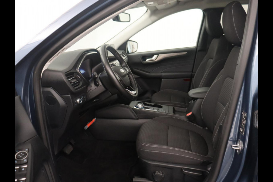 Ford Kuga 2.5 PHEV Titanium | SOH 97,4% | Camera | Trekhaak | Pano.Dak | Dodehoek ASS. | Navigatie |