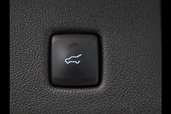 Ford Kuga 2.5 PHEV Titanium | SOH 97,4% | Camera | Trekhaak | Pano.Dak | Dodehoek ASS. | Navigatie |