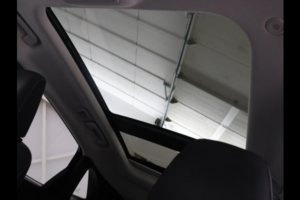 Ford Kuga 2.5 PHEV Titanium | SOH 97,4% | Camera | Trekhaak | Pano.Dak | Dodehoek ASS. | Navigatie |