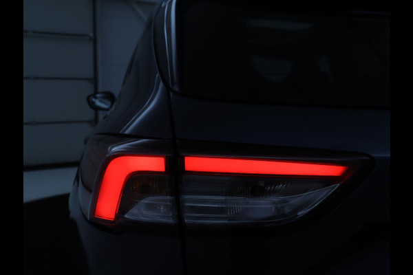 Ford Kuga 2.5 PHEV Titanium | SOH 97,4% | Camera | Trekhaak | Pano.Dak | Dodehoek ASS. | Navigatie |