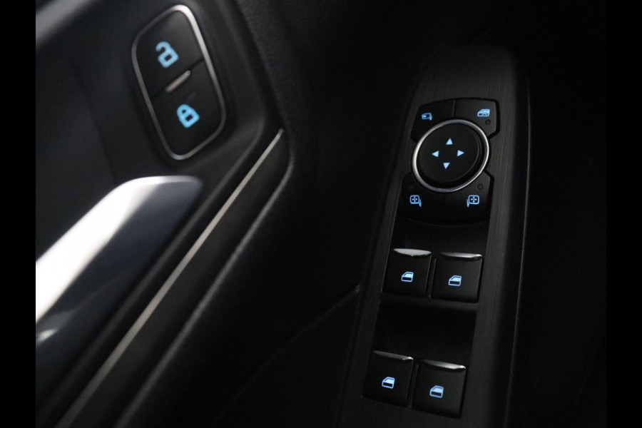 Ford Kuga 2.5 PHEV Titanium | SOH 97,4% | Camera | Trekhaak | Pano.Dak | Dodehoek ASS. | Navigatie |