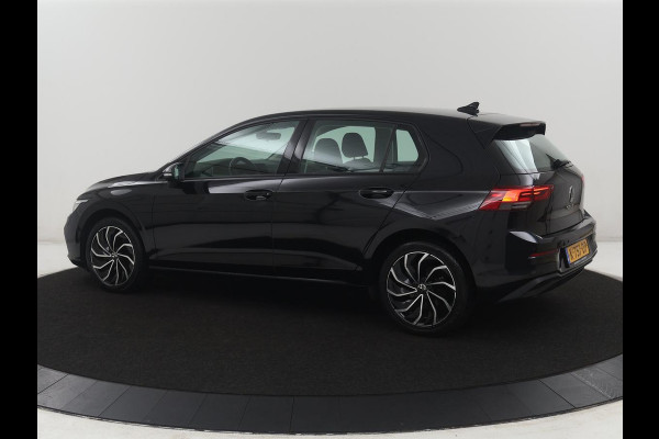 Volkswagen Golf 1.0 eTSI Life | Automaat | Navigatie | Trekhaak | Adapt. Cruise | LED |