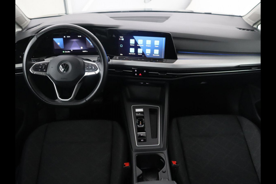 Volkswagen Golf 1.0 eTSI Life | Automaat | Navigatie | Trekhaak | Adapt. Cruise | LED |