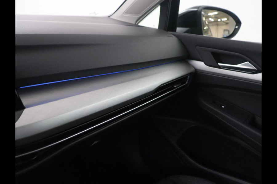 Volkswagen Golf 1.0 eTSI Life | Automaat | Navigatie | Trekhaak | Adapt. Cruise | LED |