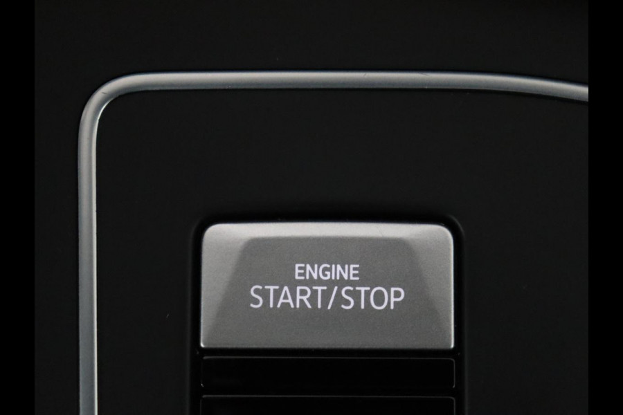 Volkswagen Golf 1.0 eTSI Life | Automaat | Navigatie | Trekhaak | Adapt. Cruise | LED |