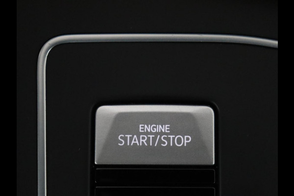 Volkswagen Golf 1.0 eTSI Life | Automaat | Navigatie | Trekhaak | Adapt. Cruise | LED |