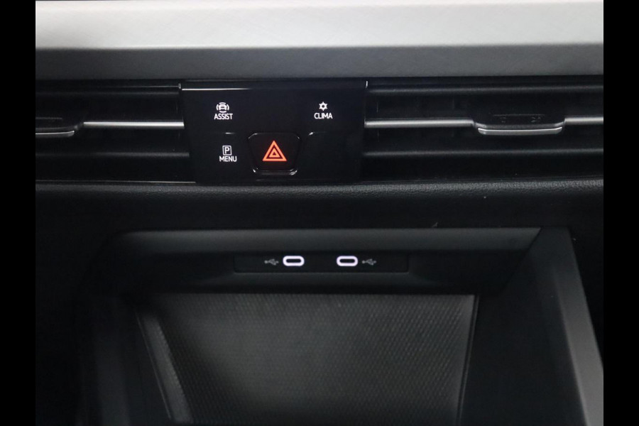 Volkswagen Golf 1.0 eTSI Life | Automaat | Navigatie | Trekhaak | Adapt. Cruise | LED |