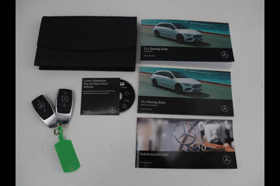 Mercedes-Benz CLA-Klasse Shooting Brake 180 Business Solution AMG | Pano. Dak | Trekhaak | LED | Sfeerverlichting | Stoelverwarming | Camera |
