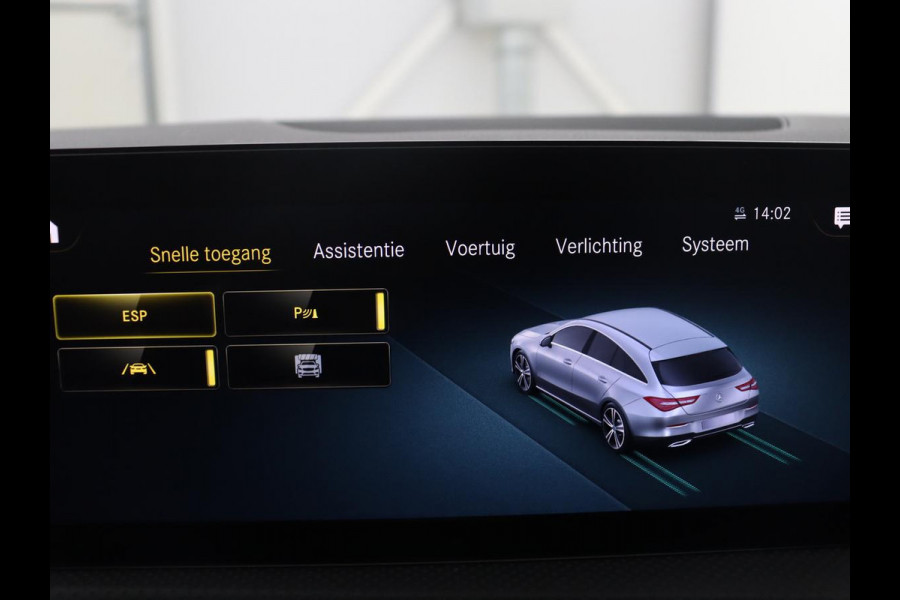 Mercedes-Benz CLA-Klasse Shooting Brake 180 Business Solution AMG | Pano. Dak | Trekhaak | LED | Sfeerverlichting | Stoelverwarming | Camera |