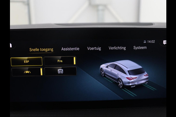 Mercedes-Benz CLA-Klasse Shooting Brake 180 Business Solution AMG | Pano. Dak | Trekhaak | LED | Sfeerverlichting | Stoelverwarming | Camera |