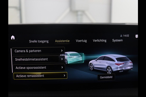 Mercedes-Benz CLA-Klasse Shooting Brake 180 Business Solution AMG | Pano. Dak | Trekhaak | LED | Sfeerverlichting | Stoelverwarming | Camera |
