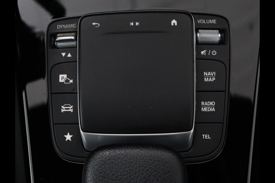Mercedes-Benz CLA-Klasse Shooting Brake 180 Business Solution AMG | Pano. Dak | Trekhaak | LED | Sfeerverlichting | Stoelverwarming | Camera |