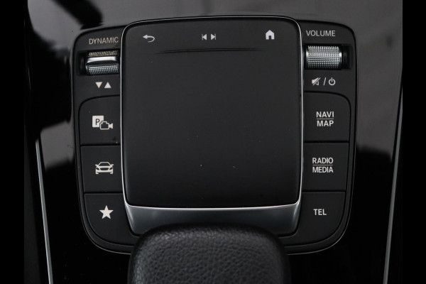 Mercedes-Benz CLA-Klasse Shooting Brake 180 Business Solution AMG | Pano. Dak | Trekhaak | LED | Sfeerverlichting | Stoelverwarming | Camera |