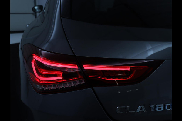 Mercedes-Benz CLA-Klasse Shooting Brake 180 Business Solution AMG | Pano. Dak | Trekhaak | LED | Sfeerverlichting | Stoelverwarming | Camera |