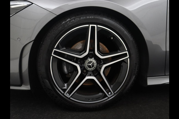 Mercedes-Benz CLA-Klasse Shooting Brake 180 Business Solution AMG | Pano. Dak | Trekhaak | LED | Sfeerverlichting | Stoelverwarming | Camera |