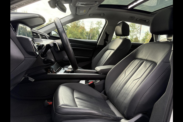 Audi e-tron e-tron 50 quattro Launch edition plus 71 kWh ✓SOH 87.83%✓Pano✓Stolverw✓Keyless✓Leder✓Virtual Cockpit✓Carplay✓Navi✓Clima✓Cruise✓Pdc V+A✓Rijstrooksensor✓19" Lm velgen✓Bj 12-2019✓N.A.P✓Apk tot 10-2027