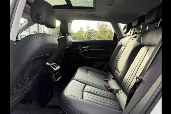 Audi e-tron e-tron 50 quattro Launch edition plus 71 kWh ✓SOH 87.83%✓Pano✓Stolverw✓Keyless✓Leder✓Virtual Cockpit✓Carplay✓Navi✓Clima✓Cruise✓Pdc V+A✓Rijstrooksensor✓19" Lm velgen✓Bj 12-2019✓N.A.P✓Apk tot 10-2027