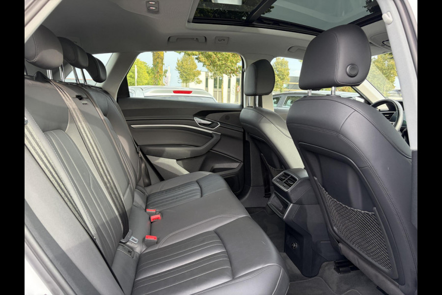 Audi e-tron e-tron 50 quattro Launch edition plus 71 kWh ✓SOH 87.83%✓Pano✓Stolverw✓Keyless✓Leder✓Virtual Cockpit✓Carplay✓Navi✓Clima✓Cruise✓Pdc V+A✓Rijstrooksensor✓19" Lm velgen✓Bj 12-2019✓N.A.P✓Apk tot 10-2027