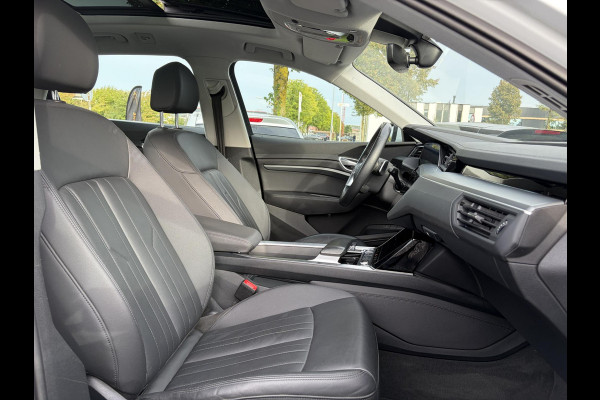 Audi e-tron e-tron 50 quattro Launch edition plus 71 kWh ✓SOH 87.83%✓Pano✓Stolverw✓Keyless✓Leder✓Virtual Cockpit✓Carplay✓Navi✓Clima✓Cruise✓Pdc V+A✓Rijstrooksensor✓19" Lm velgen✓Bj 12-2019✓N.A.P✓Apk tot 10-2027