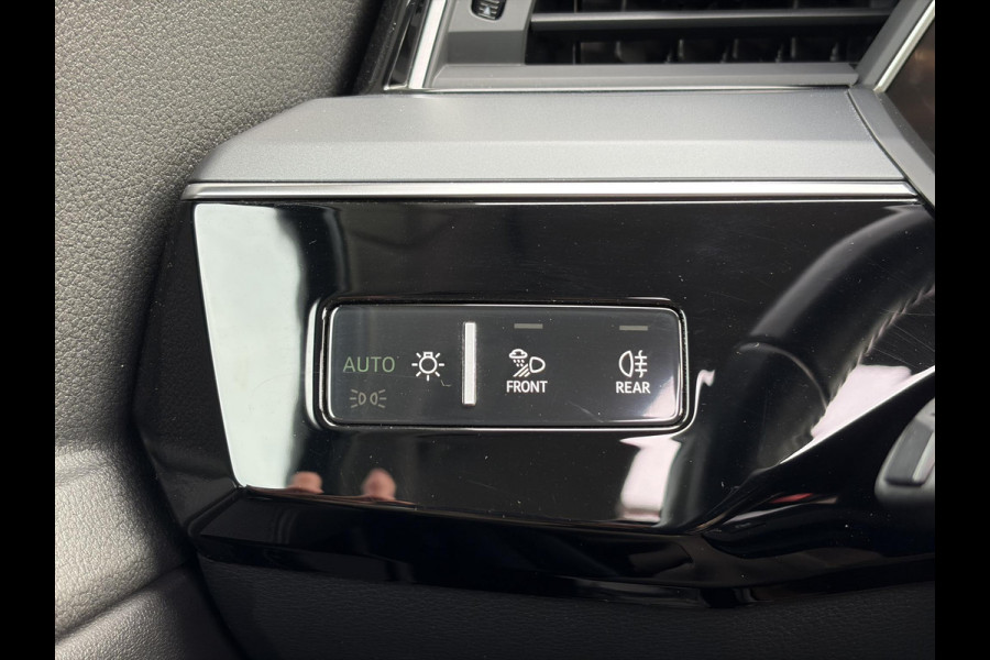 Audi e-tron e-tron 50 quattro Launch edition plus 71 kWh ✓SOH 87.83%✓Pano✓Stolverw✓Keyless✓Leder✓Virtual Cockpit✓Carplay✓Navi✓Clima✓Cruise✓Pdc V+A✓Rijstrooksensor✓19" Lm velgen✓Bj 12-2019✓N.A.P✓Apk tot 10-2027