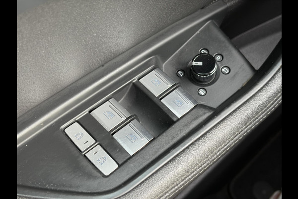 Audi e-tron e-tron 50 quattro Launch edition plus 71 kWh ✓SOH 87.83%✓Pano✓Stolverw✓Keyless✓Leder✓Virtual Cockpit✓Carplay✓Navi✓Clima✓Cruise✓Pdc V+A✓Rijstrooksensor✓19" Lm velgen✓Bj 12-2019✓N.A.P✓Apk tot 10-2027