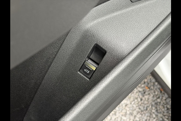 Audi e-tron e-tron 50 quattro Launch edition plus 71 kWh ✓SOH 87.83%✓Pano✓Stolverw✓Keyless✓Leder✓Virtual Cockpit✓Carplay✓Navi✓Clima✓Cruise✓Pdc V+A✓Rijstrooksensor✓19" Lm velgen✓Bj 12-2019✓N.A.P✓Apk tot 10-2027