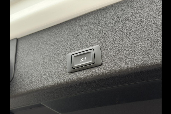 Audi e-tron e-tron 50 quattro Launch edition plus 71 kWh ✓SOH 87.83%✓Pano✓Stolverw✓Keyless✓Leder✓Virtual Cockpit✓Carplay✓Navi✓Clima✓Cruise✓Pdc V+A✓Rijstrooksensor✓19" Lm velgen✓Bj 12-2019✓N.A.P✓Apk tot 10-2027