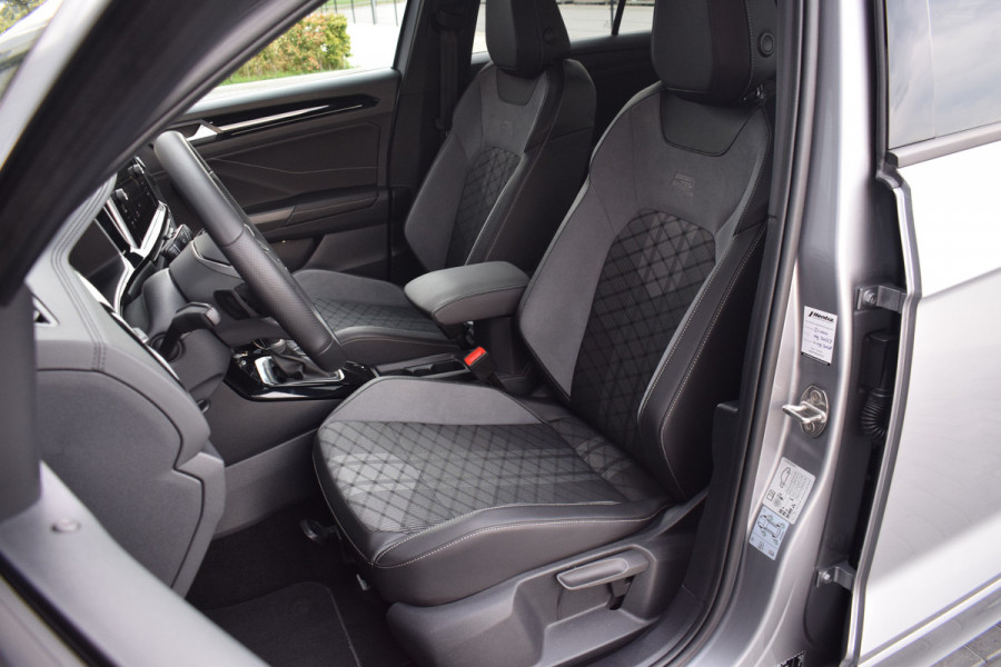 Volkswagen T-Roc 1.5 TSI 150pk DSG R-Line | Panoramadak | Camera | Trekhaak