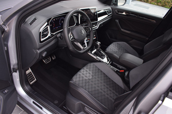Volkswagen T-Roc 1.5 TSI 150pk DSG R-Line | Panoramadak | Camera | Trekhaak