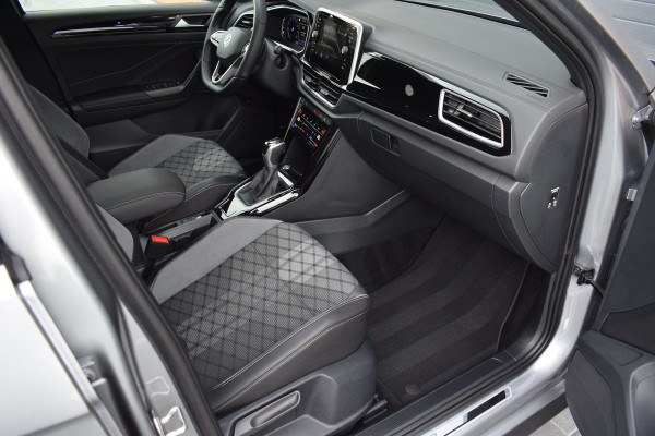 Volkswagen T-Roc 1.5 TSI 150pk DSG R-Line | Panoramadak | Camera | Trekhaak