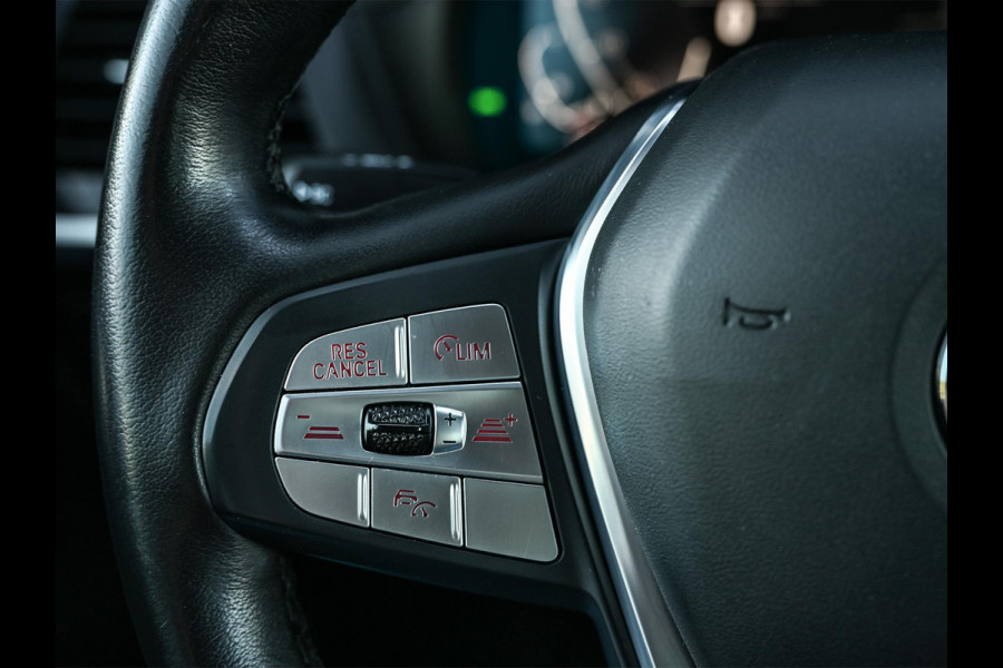 BMW X3 xDrive30e High Executive | Camera | Active Cruise | Memory Seat | Stoel + Stuurverwarming | Ambiance Interieur | BMW Gesture Control | Trekhaak | Apple Carplay |