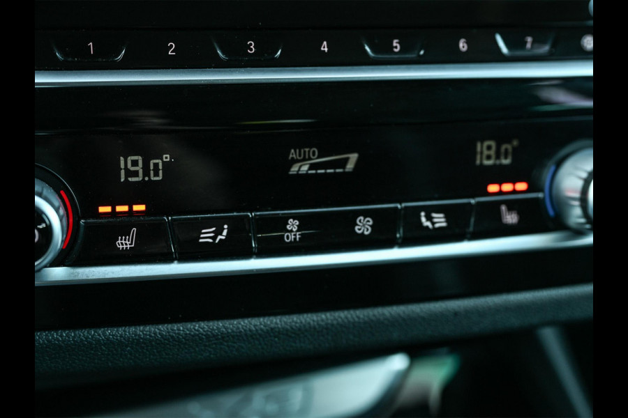 BMW X3 xDrive30e High Executive | Camera | Active Cruise | Memory Seat | Stoel + Stuurverwarming | Ambiance Interieur | BMW Gesture Control | Trekhaak | Apple Carplay |