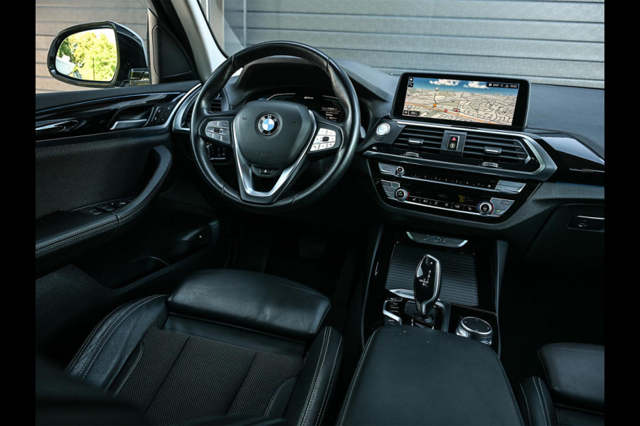 BMW X3 xDrive30e High Executive | Camera | Active Cruise | Memory Seat | Stoel + Stuurverwarming | Ambiance Interieur | BMW Gesture Control | Trekhaak | Apple Carplay |