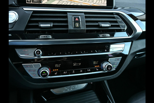 BMW X3 xDrive30e High Executive | Camera | Active Cruise | Memory Seat | Stoel + Stuurverwarming | Ambiance Interieur | BMW Gesture Control | Trekhaak | Apple Carplay |