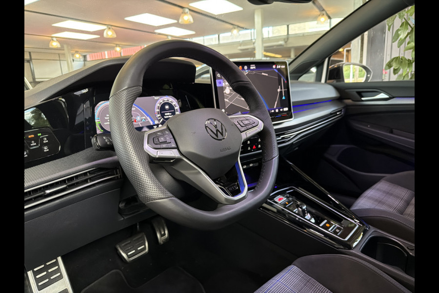 Volkswagen Golf GTE 1.5 272PK DSG HYBRID GTE-SPORT 360°CAMERA/NAVI/HEAD-UP!/CARPLAY