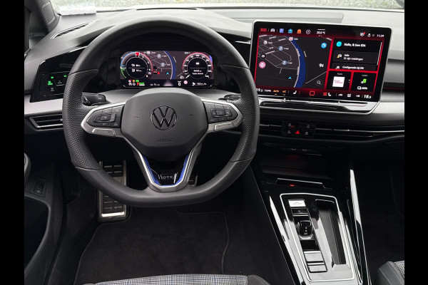 Volkswagen Golf GTE 1.5 272PK DSG HYBRID GTE-SPORT 360°CAMERA/NAVI/HEAD-UP!/CARPLAY