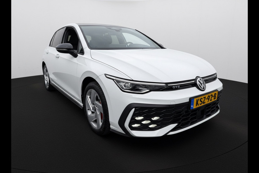 Volkswagen Golf GTE 1.5 272PK DSG HYBRID GTE-SPORT 360°CAMERA/NAVI/HEAD-UP!/CARPLAY