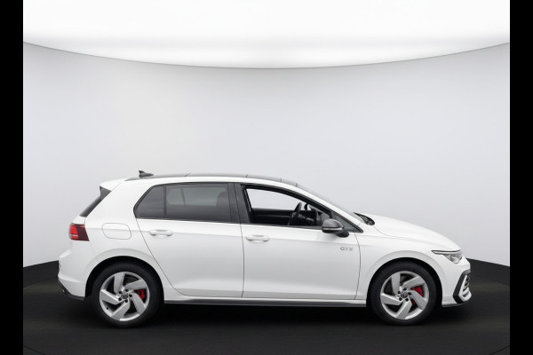 Volkswagen Golf GTE 1.5 272PK DSG HYBRID GTE-SPORT 360°CAMERA/NAVI/HEAD-UP!/CARPLAY