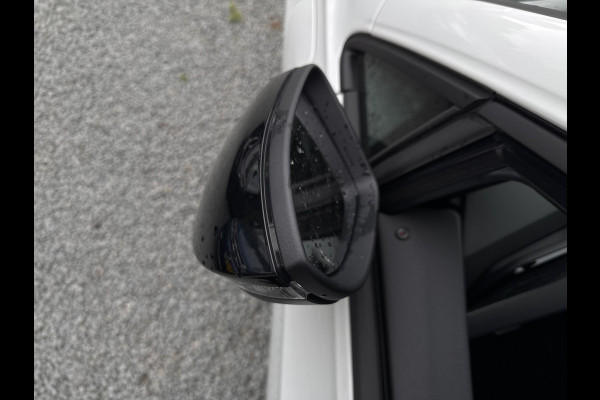 Volkswagen Golf GTE 1.5 272PK DSG HYBRID GTE-SPORT 360°CAMERA/NAVI/HEAD-UP!/CARPLAY