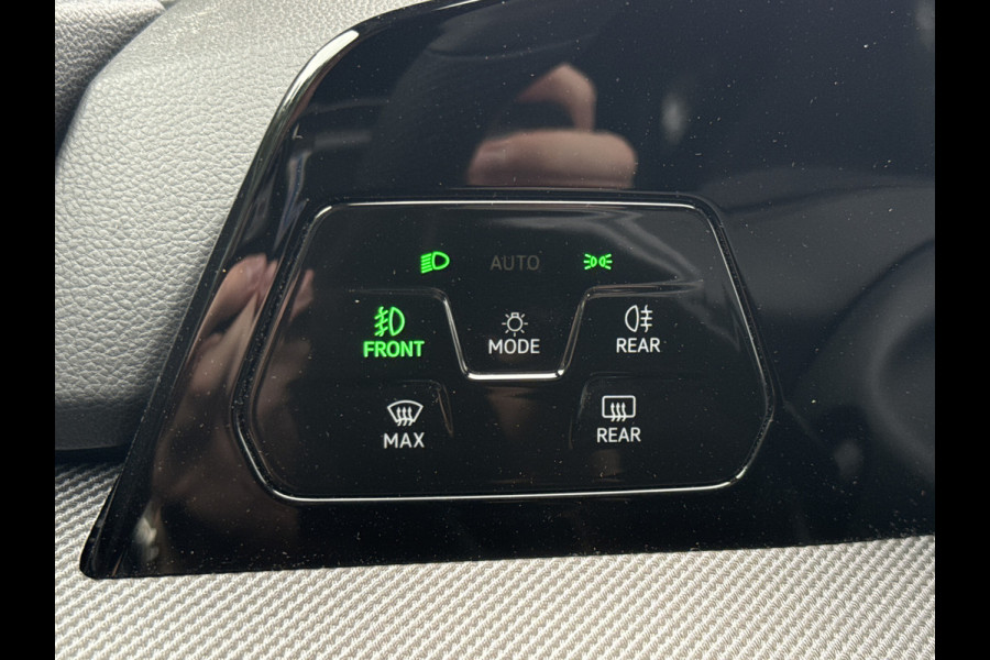 Volkswagen Golf GTE 1.5 272PK DSG HYBRID GTE-SPORT 360°CAMERA/NAVI/HEAD-UP!/CARPLAY