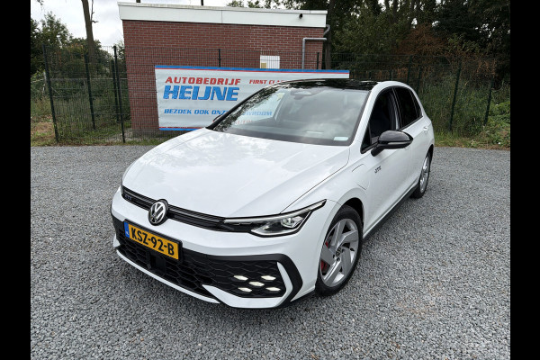 Volkswagen Golf GTE 1.5 272PK DSG HYBRID GTE-SPORT 360°CAMERA/NAVI/HEAD-UP!/CARPLAY