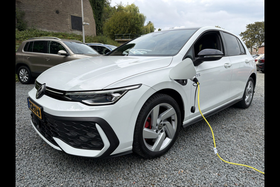 Volkswagen Golf GTE 1.5 272PK DSG HYBRID GTE-SPORT 360°CAMERA/NAVI/HEAD-UP!/CARPLAY