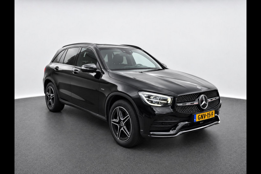 Mercedes-Benz GLC 300e 4MATIC Business Solution AMG Navigatie Apple CarPlay Android Auto 360° camera Parkeerhulp Cruise Control Full Led Stoelverwarming Elektrische achterklep Climate Control Lichtmetalen velgen