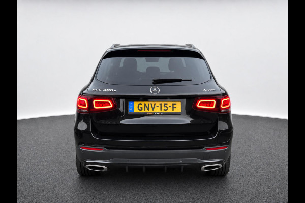 Mercedes-Benz GLC 300e 4MATIC Business Solution AMG Navigatie Apple CarPlay Android Auto 360° camera Parkeerhulp Cruise Control Full Led Stoelverwarming Elektrische achterklep Climate Control Lichtmetalen velgen