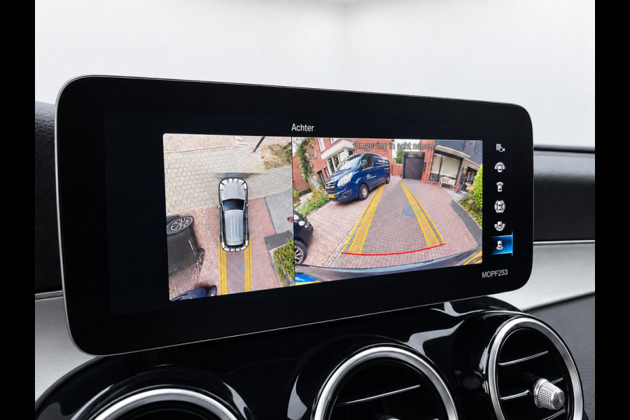 Mercedes-Benz GLC 300e 4MATIC Business Solution AMG Navigatie Apple CarPlay Android Auto 360° camera Parkeerhulp Cruise Control Full Led Stoelverwarming Elektrische achterklep Climate Control Lichtmetalen velgen