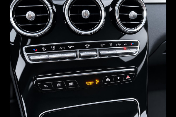 Mercedes-Benz GLC 300e 4MATIC Business Solution AMG Navigatie Apple CarPlay Android Auto 360° camera Parkeerhulp Cruise Control Full Led Stoelverwarming Elektrische achterklep Climate Control Lichtmetalen velgen