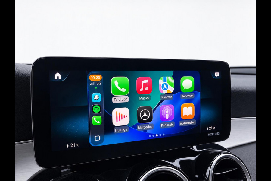 Mercedes-Benz GLC 300e 4MATIC Business Solution AMG Navigatie Apple CarPlay Android Auto 360° camera Parkeerhulp Cruise Control Full Led Stoelverwarming Elektrische achterklep Climate Control Lichtmetalen velgen