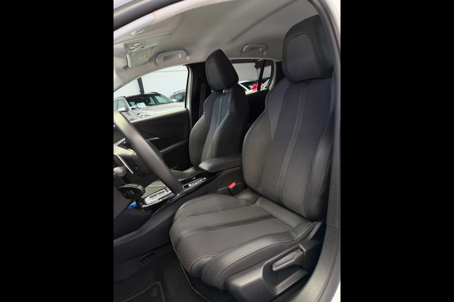 Peugeot 208 1.2 Hybrid 100 e-DCS6 Allure CarPlay Camera