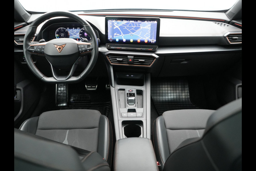 CUPRA Formentor 1.4 e-Hybrid VZ Copper Edition PHEV 245pk Dealer O.H | Panodak | Adaptive Cruise | Camera | Sportstoelen & Stuur Verwarmd | Keyless | Blis | Sfeerverlichting | Apple Carplay | DAB | Navigatie | Virtual | 19"L.M | Plug In Hybrid