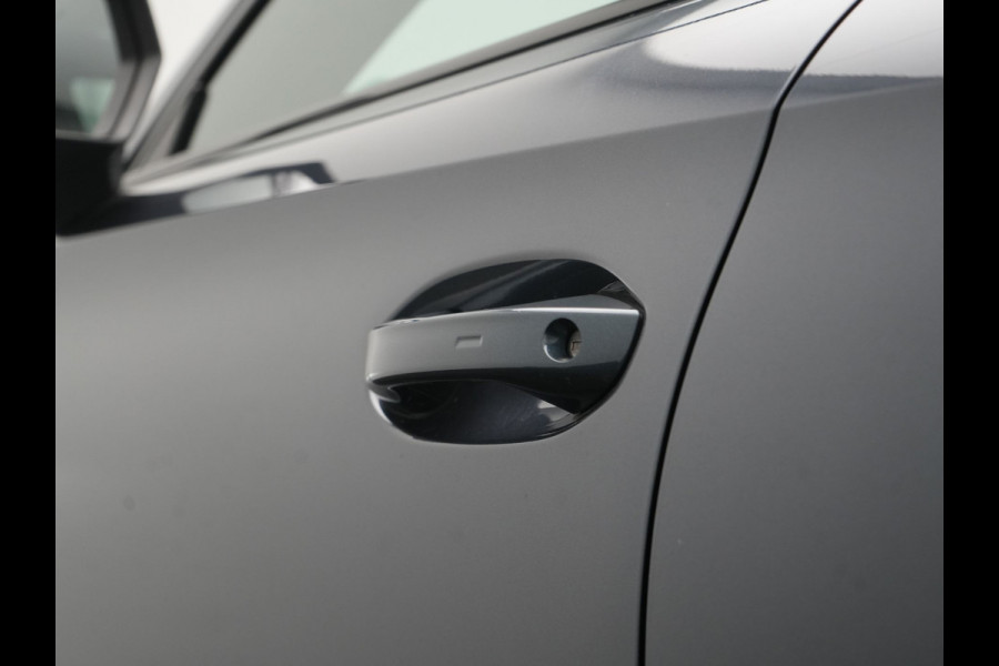 CUPRA Formentor 1.4 e-Hybrid VZ Copper Edition PHEV 245pk Dealer O.H | Panodak | Adaptive Cruise | Camera | Sportstoelen & Stuur Verwarmd | Keyless | Blis | Sfeerverlichting | Apple Carplay | DAB | Navigatie | Virtual | 19"L.M | Plug In Hybrid